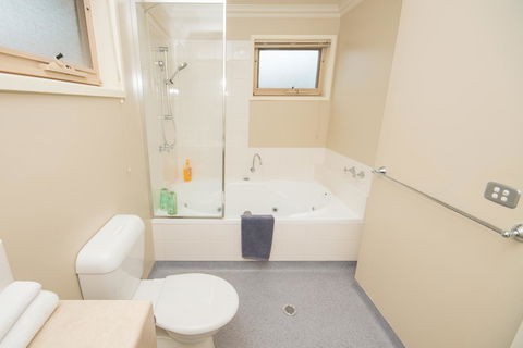 The Pitch - Grafton Accommodation 19