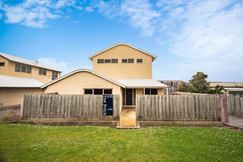 The Pitch - Grafton Accommodation 37