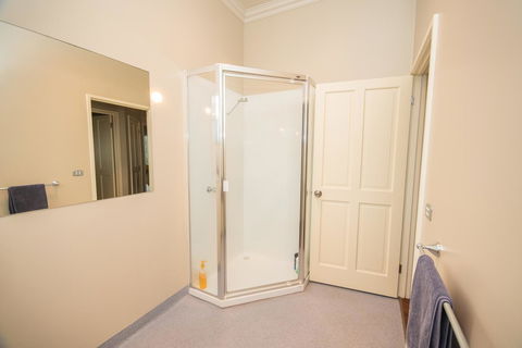 The Pitch - Grafton Accommodation 28