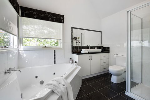 Cottage 4A - Grafton Accommodation 8