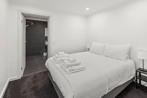 Work Sleep Live Melbourne - Grafton Accommodation 10