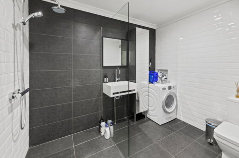 Work Sleep Live Melbourne - Grafton Accommodation 11