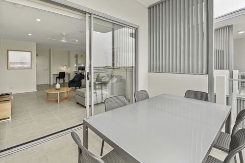 Aquarius Kawana - Grafton Accommodation 8