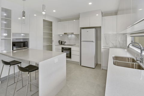 Aquarius Kawana - Grafton Accommodation 7