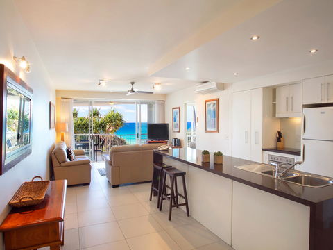 La Mer Sunshine Beachfront - Grafton Accommodation 3