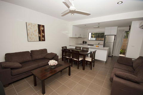 Woodville Beach Townhouse 6 - Grafton Accommodation 2