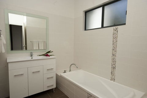Woodville Beach Townhouse 6 - Grafton Accommodation 9