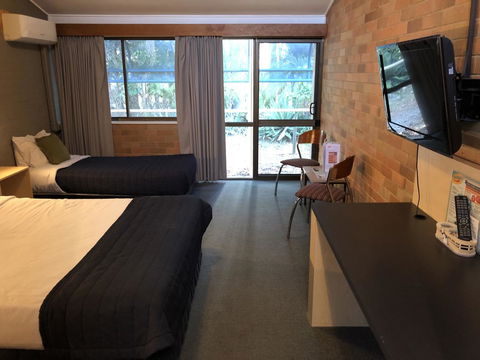 Bribie Island Hotel - Grafton Accommodation 2
