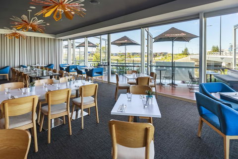 Mercure Sunshine Coast Kawana Waters - Grafton Accommodation 2