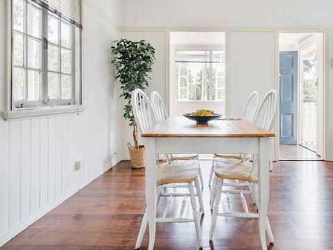 Lake Weyba Noosa Lodge & Kangaroos - Grafton Accommodation 6