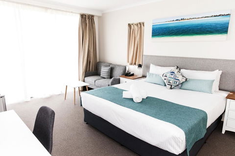 Ocean Views Resort Caloundra - Grafton Accommodation 25