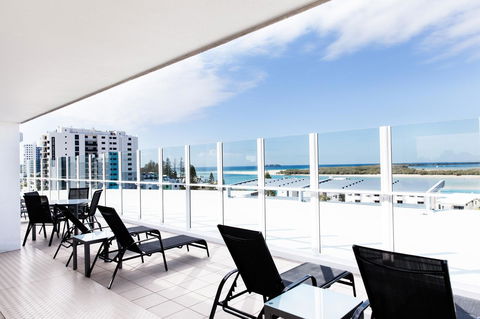 Ocean Views Resort Caloundra - Grafton Accommodation 9
