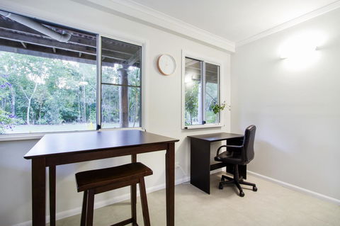 Airlie Beach Eco Cabins - Adults Only - Grafton Accommodation 42