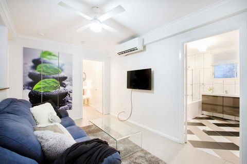 Airlie Beach Eco Cabins - Adults Only - Grafton Accommodation 41