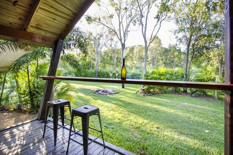 Airlie Beach Eco Cabins - Adults Only - Grafton Accommodation 2