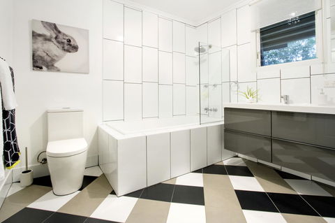 Airlie Beach Eco Cabins - Adults Only - Grafton Accommodation 34