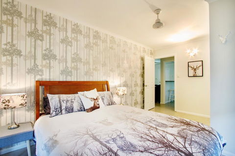 Airlie Beach Eco Cabins - Adults Only - Grafton Accommodation 33
