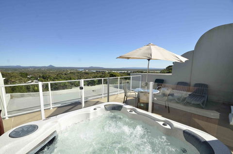 Noosa Hill Resort - Grafton Accommodation 1
