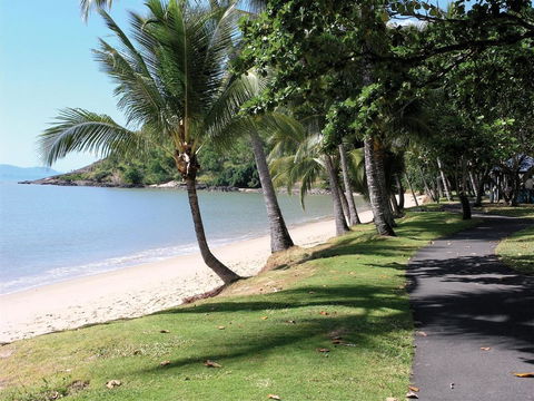 On The Beach Apartments - Grafton Accommodation 12