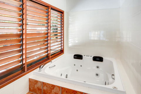 Paradise On The Beach Resort - Grafton Accommodation 9
