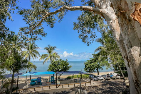 Paradise On The Beach Resort - Grafton Accommodation 14