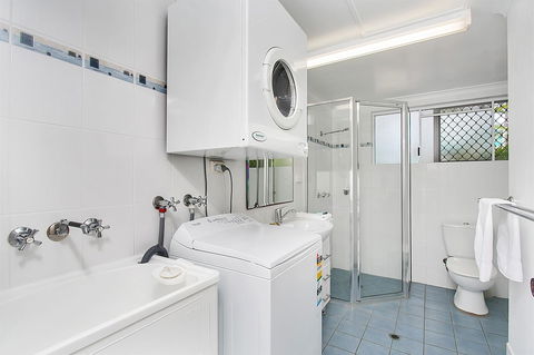Agincourt Beachfront Apartments - Grafton Accommodation 25