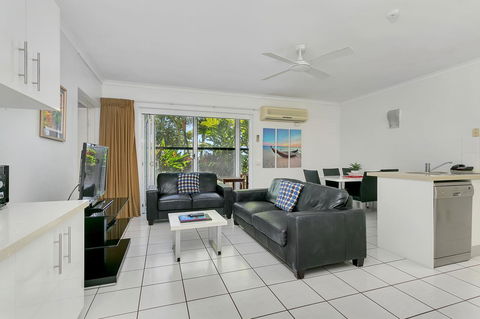 Agincourt Beachfront Apartments - Grafton Accommodation 15