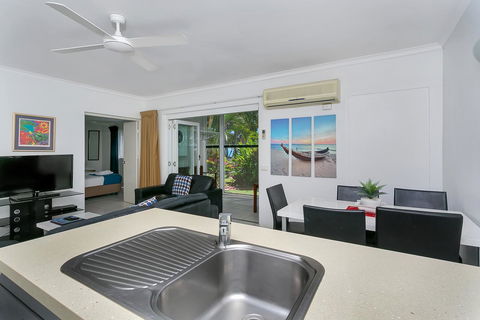 Agincourt Beachfront Apartments - Grafton Accommodation 14