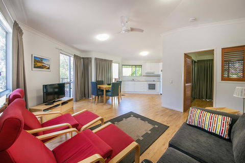 Sunset Cabins 1770 - Grafton Accommodation 5