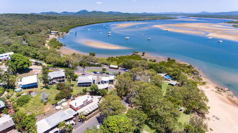 Sunset Cabins 1770 - Grafton Accommodation 4