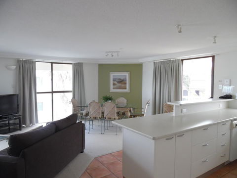 Coolum Caprice - Grafton Accommodation 14