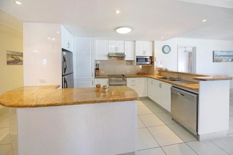 Coolum Caprice - Grafton Accommodation 5