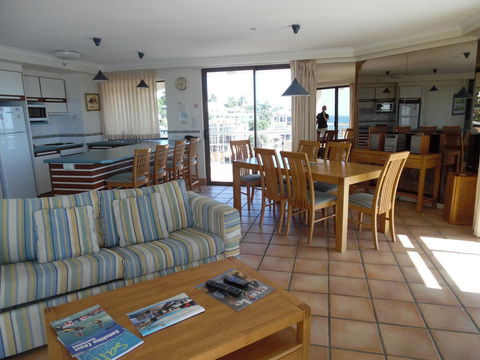 Coolum Caprice - Grafton Accommodation 12