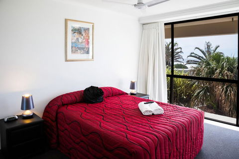 Coolum Caprice - Grafton Accommodation 10