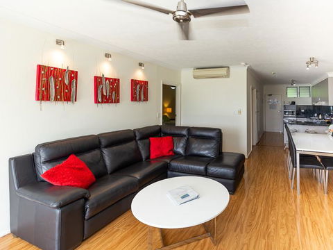 Beach Lodges - Grafton Accommodation 32