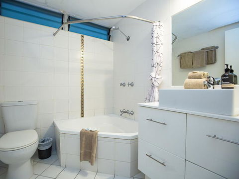 Beach Lodges - Grafton Accommodation 26