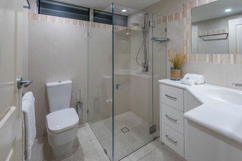 Beach Lodges - Grafton Accommodation 41