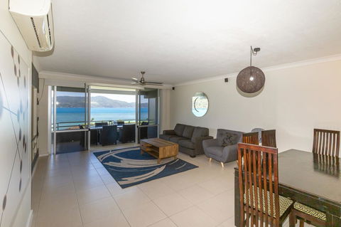 Beach Lodges - Grafton Accommodation 2