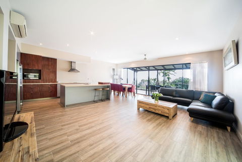 Whitsunday Reflections - Grafton Accommodation 10