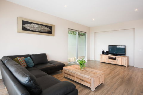 Whitsunday Reflections - Grafton Accommodation 9