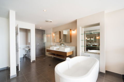 Whitsunday Reflections - Grafton Accommodation 17