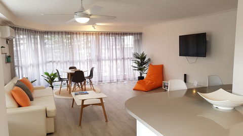 Surfers Chalet - Grafton Accommodation 11