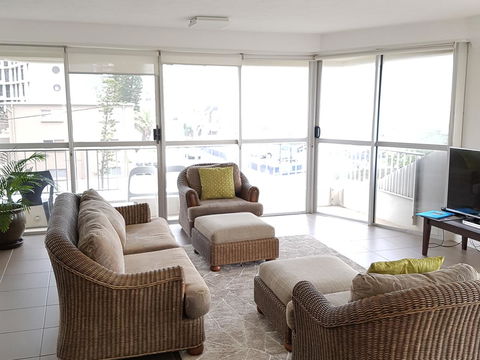 Surfers Chalet - Grafton Accommodation 32