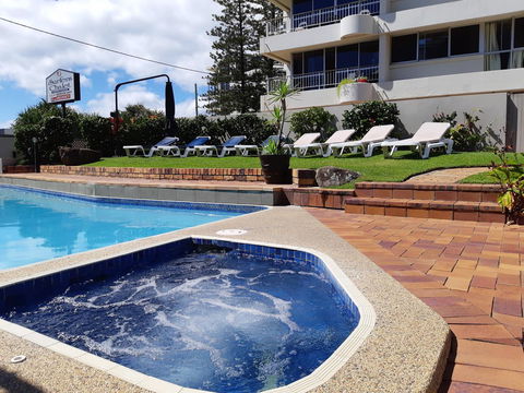 Surfers Chalet - Grafton Accommodation 6