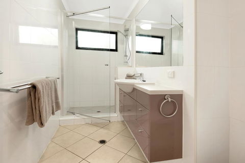 Shorelines - Grafton Accommodation 6