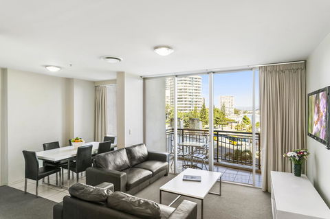 Mantra Towers Of Chevron - Grafton Accommodation 24