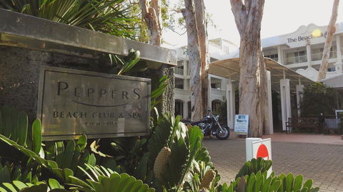 Palm Cove Paradise - Couples Spa Beach Getaway - Grafton Accommodation 2