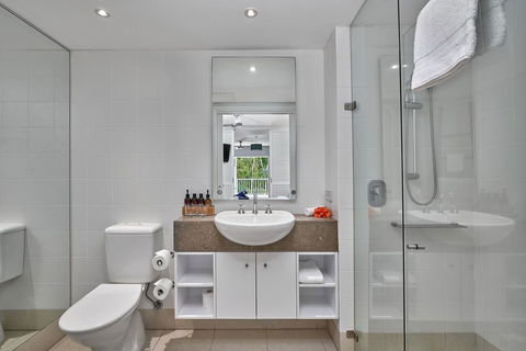 Palm Cove Paradise - Couples Spa Beach Getaway - Grafton Accommodation 5