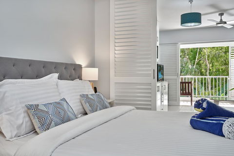 Palm Cove Paradise - Couples Spa Beach Getaway - Grafton Accommodation 7