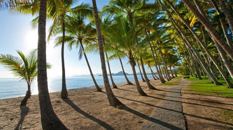 Palm Cove Paradise - Couples Spa Beach Getaway - Grafton Accommodation 24